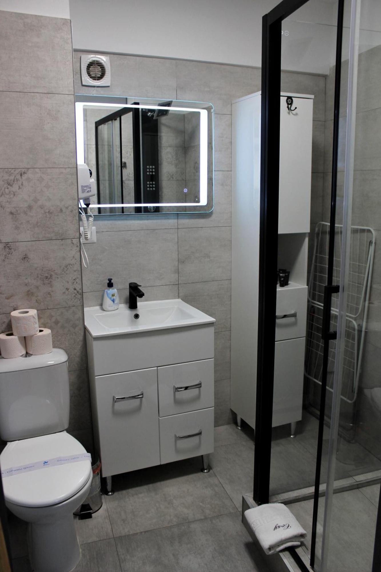 Cozy Apartments In Centre Of Suceava Near Kaufland And University Екстериор снимка