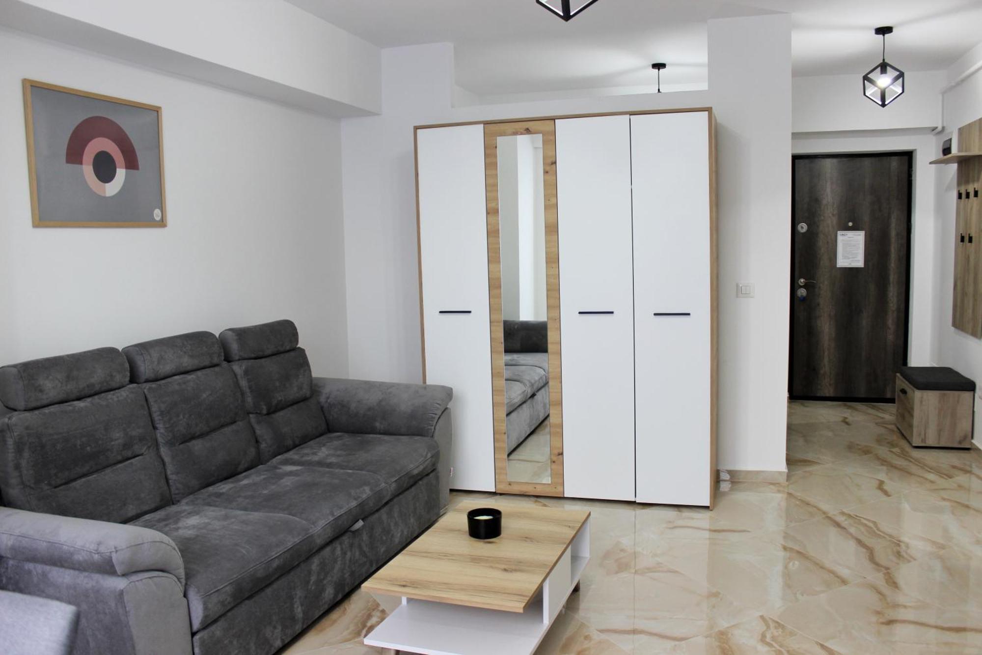 Cozy Apartments In Centre Of Suceava Near Kaufland And University Екстериор снимка
