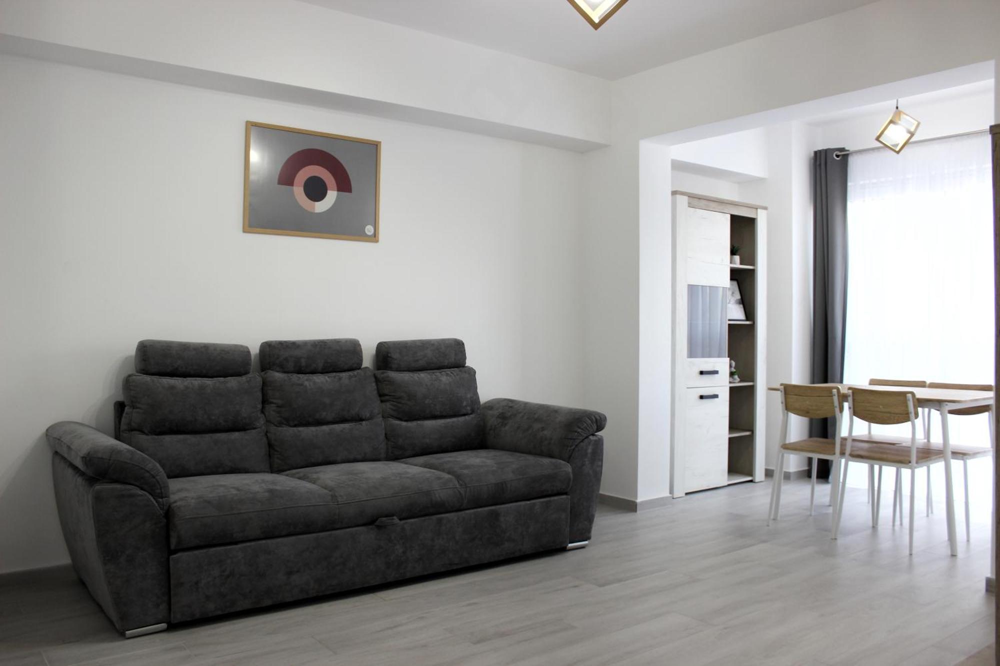 Cozy Apartments In Centre Of Suceava Near Kaufland And University Екстериор снимка